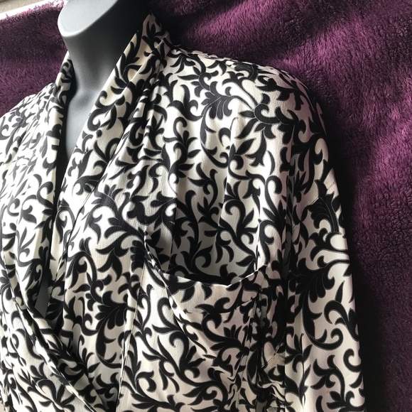 Genny (early Versace, Italy) for Capriccio (Scottsdale)silk wrap blouse US 8 - Picture 5 of 5